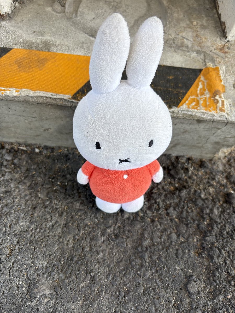 sa_2ko2ko's tweet photo. 先程阪急園田駅のホームに落ちていました。すみません時間がなく駅員さんに渡せませんでした。持ち主の方の所に戻れますように。 https://t.co/gqm77ej8c8