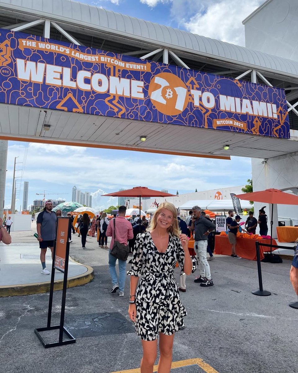 LauraWebbb's tweet photo. Looking back at Bitcoin2021 in Miami 🙌🏼😊
A very special conference where @JackMallers announced the first country to consider bitcoin legal tender and put it on their balance sheet.

#bitcoin #bitcoin2021 #miami https://t.co/jGwQu0oztD