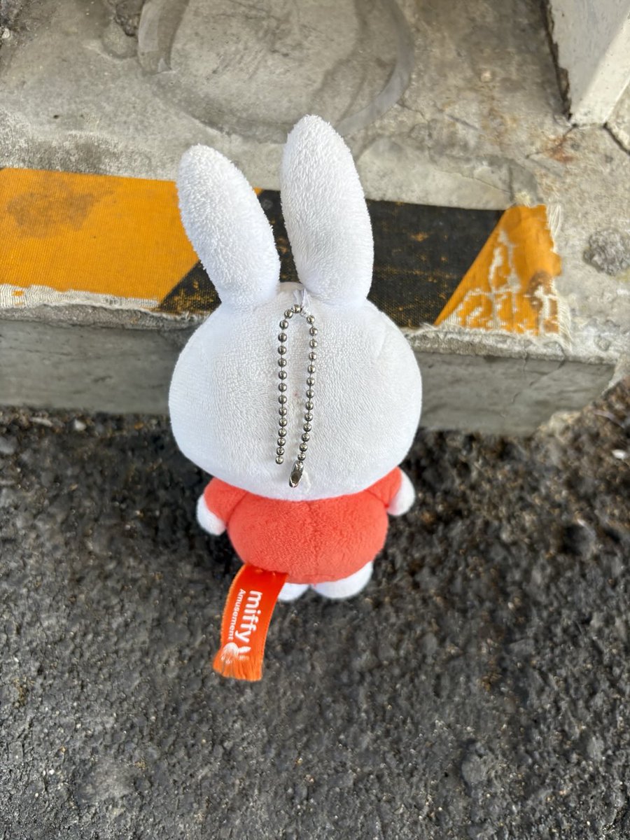 sa_2ko2ko's tweet photo. 先程阪急園田駅のホームに落ちていました。すみません時間がなく駅員さんに渡せませんでした。持ち主の方の所に戻れますように。 https://t.co/gqm77ej8c8
