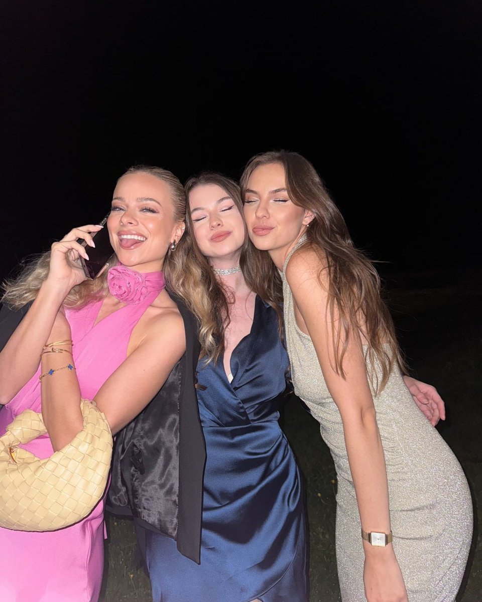 mocha5643's tweet photo. Good times and great company. So much love for these two! 🥰💖 https://t.co/hdSXKLZWfZ