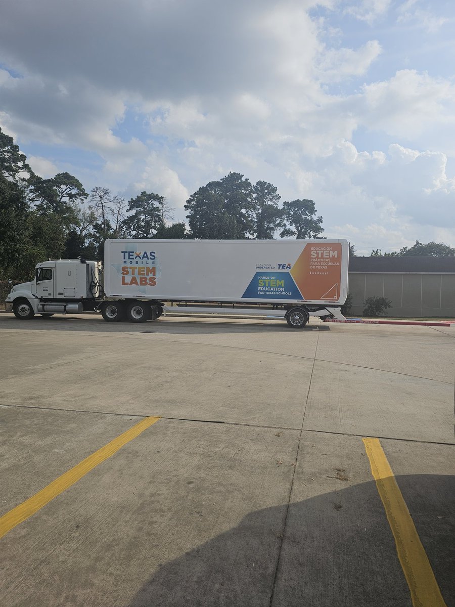 Rtyler_OFE's tweet photo. A huge thank you to Texas STEM Lab for coming out to OFE! Our Falcon Engineers loved engaging in fun, hands on STEM actives #mobileSTEMlab #Learningundefeated
@HumbleISD_OFE @HumbleISD https://t.co/eUGKkcsxrd