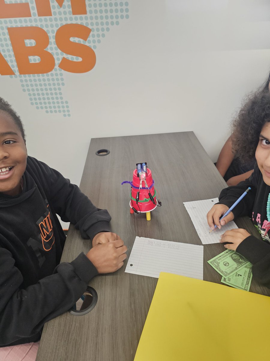 A huge thank you to Texas STEM Lab for coming out to OFE! Our Falcon Engineers loved engaging in fun, hands on STEM actives #mobileSTEMlab #Learningundefeated
<a href="/HumbleISD_OFE/">Oak Forest Elementary</a> <a href="/HumbleISD/">Humble ISD</a>