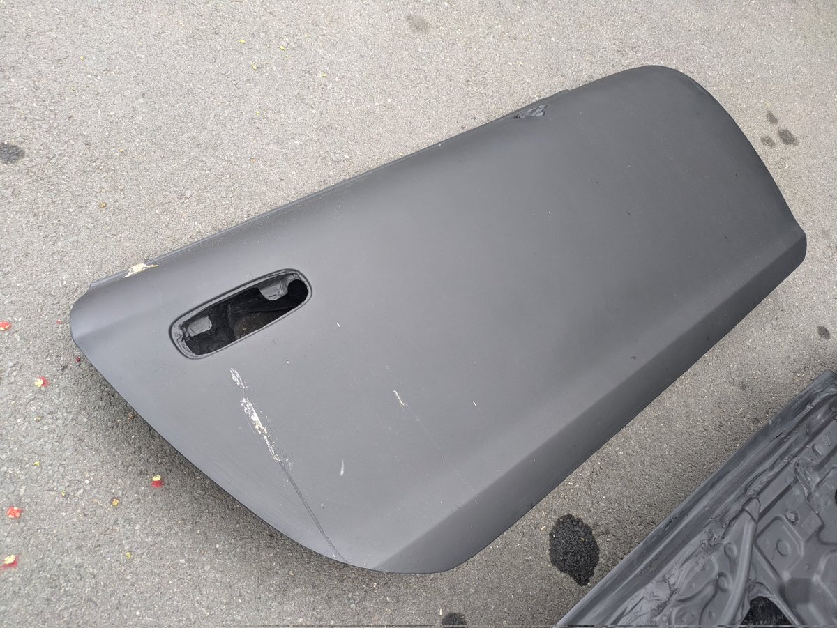 おはようございます
MRS用のFRPドアが完成致しました

これから日本に持ち帰り
フィッティングの確認を致します
試作1号となります

実際に取り付けてみて
行けそうだなーと思ったら
国内で正規販売したいと思っております

まずは
テストだね！！！