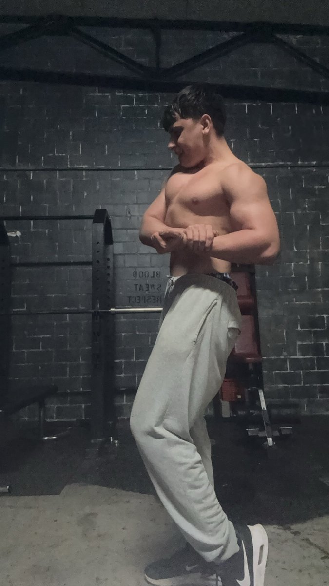 j1ari's tweet photo. From 45kg to 83kg 🤝 https://t.co/CAQ8X2trAC