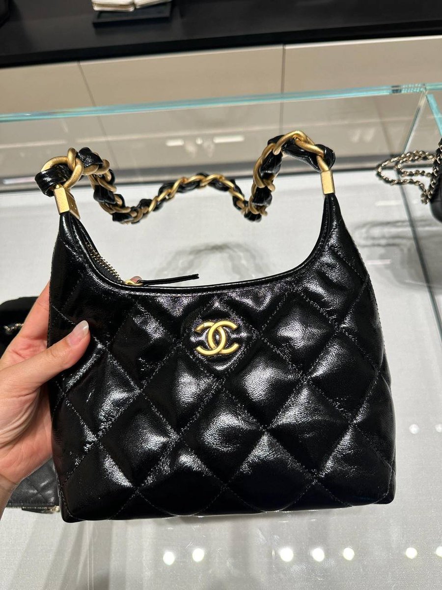 SwanEcho tweet media