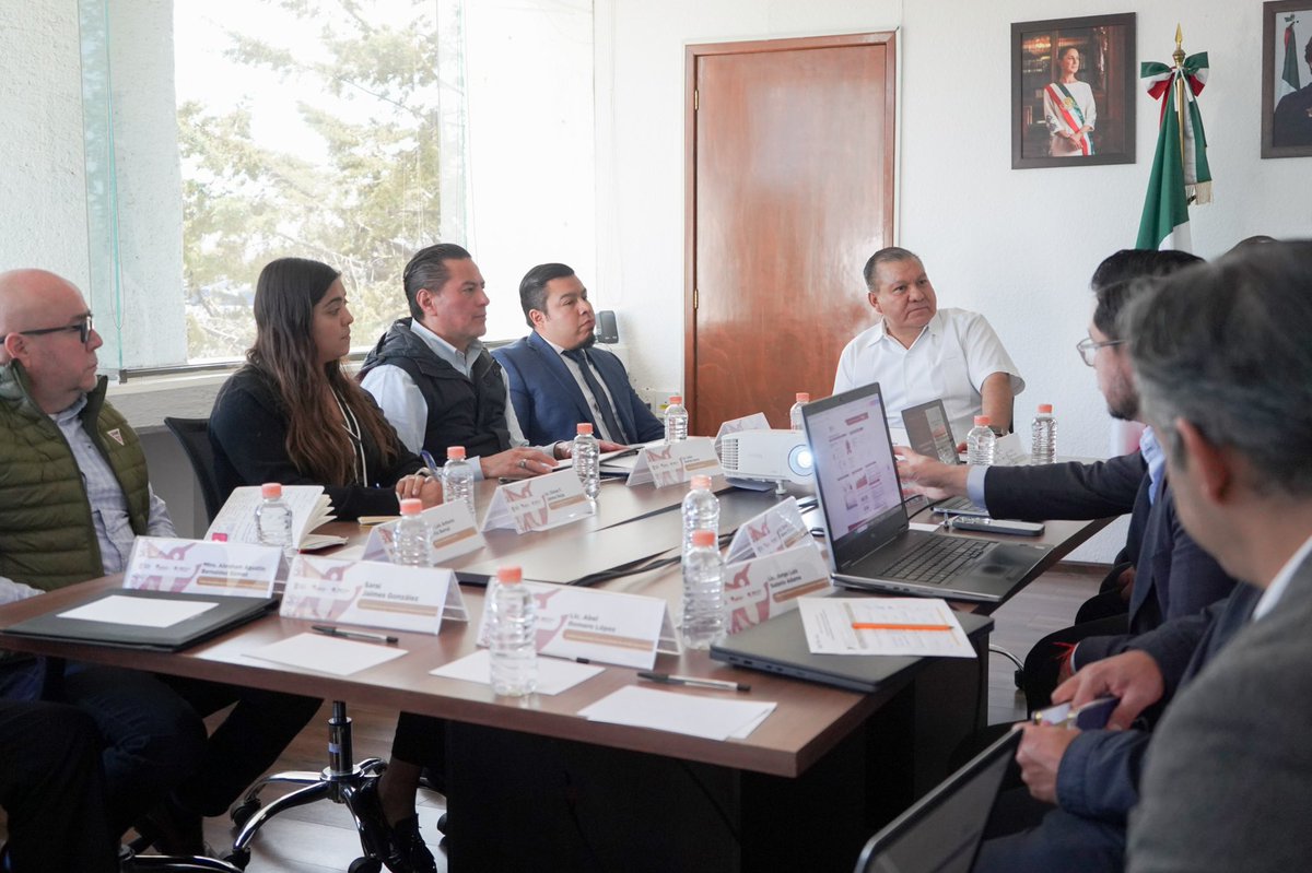 IMEVISedomex's tweet photo. El Dr. Alejandro Tenorio Esquivel, Titular del #IMEVIS, se reunió con el Lic. Sergio Aguilar Morales, Secretario Técnico de la #SEDUI, y el Lic. Adrián Reyes Ancona, Coordinador de Gestión Gubernamental de la @FinanzasEdomex, https://t.co/aJ9BYjSpCx