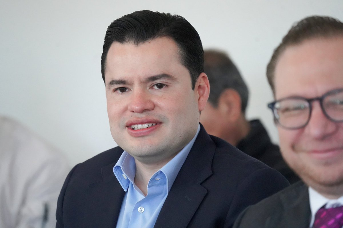 IMEVISedomex's tweet photo. El Dr. Alejandro Tenorio Esquivel, Titular del #IMEVIS, se reunió con el Lic. Sergio Aguilar Morales, Secretario Técnico de la #SEDUI, y el Lic. Adrián Reyes Ancona, Coordinador de Gestión Gubernamental de la @FinanzasEdomex, https://t.co/aJ9BYjSpCx