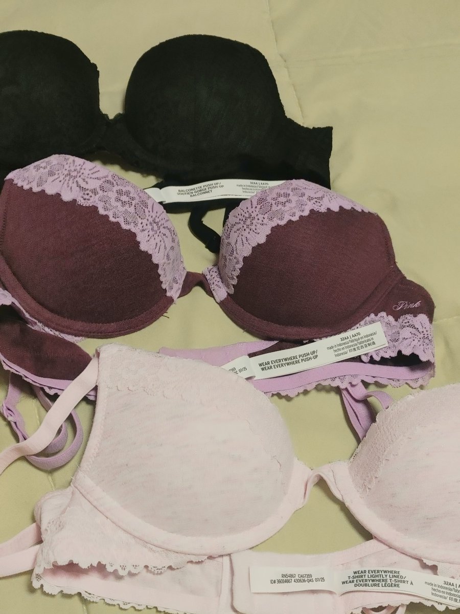 JCx_0398's tweet photo. Thank you @jypetwice
 #트와이스 #TZUYU, #JIHYO, #MOMO! I wish I bought these earlier, but the bra  #NAYEON wore was sold out on Victoria's Secret website. https://t.co/rzqBJim7mK