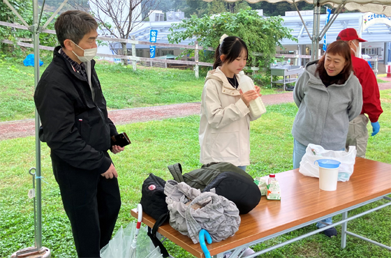 雪印こどもの国牧場　「牧場まつり」乳搾り体験、牛乳振って「バターづくり教室」

雪印メグミルクは、グループ会社の雪印こどもの国牧場（横浜市）でイベント「牧場まつり」を25日開催し酪農・乳業の魅力をアピールした。