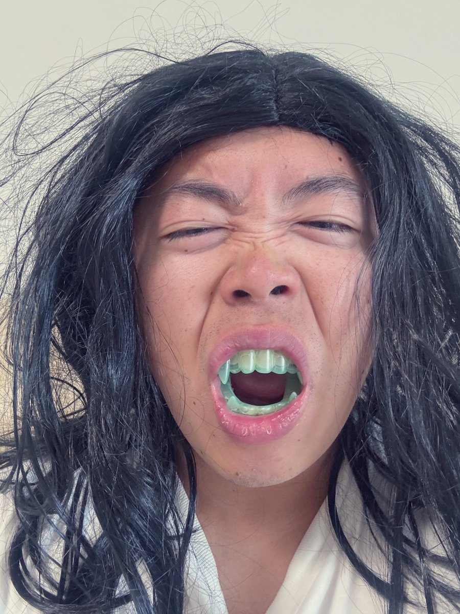 Chan17Andy's tweet image. This year for Halloween I upgraded from last year and put on some fang and took of my glasses…… #halloweek #halloween #longhairguywithfang #2.0 #glassesoff👓 🎃👻