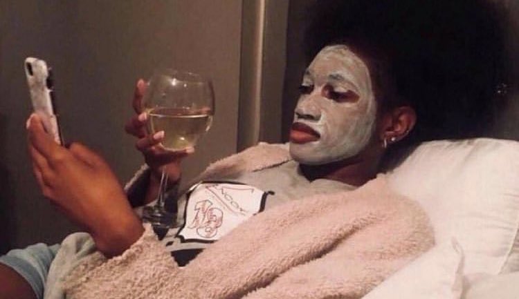 Bitchelorette_'s tweet photo. me: this season of love is blind was a total waste of time

also me at exactly 9 pm ET pressing play on the reunion:

#LoveIsBlind https://t.co/p7BiifhqRf