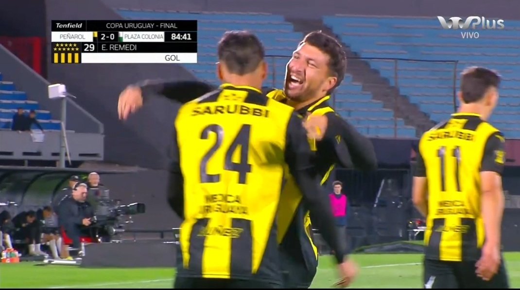 Primera pelota que toca y gol. Se jijea el tipazo.