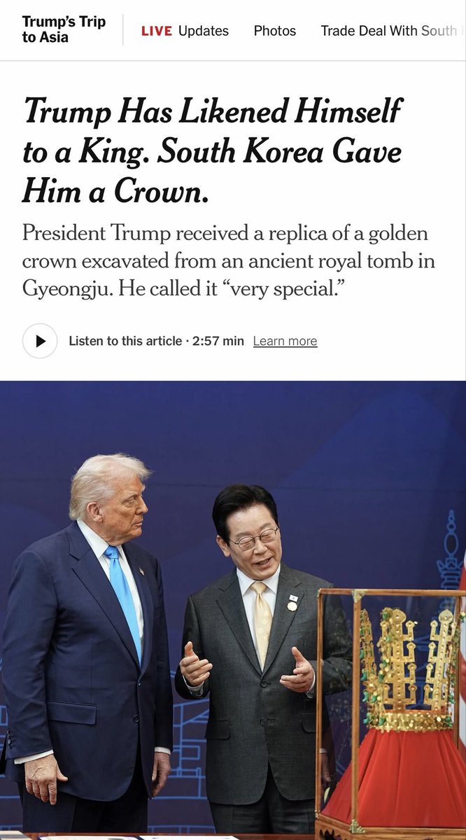Embarcaderous's tweet photo. 韩国总统李在明送了川普一个金皇冠。相比之下，日本的金高尔夫球杆都算含蓄了。

这个世界怎么了 https://t.co/yODRmHXD6Z