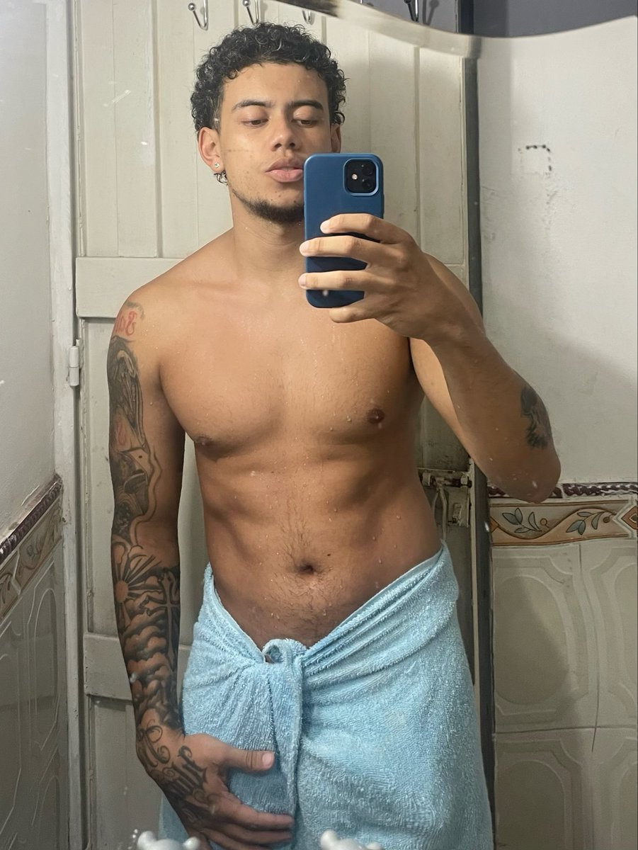 Jeyzd25's tweet photo. Acabo de salir de la ducha… y no sé si ponerme algo o quedarme así 😈
Estoy con ganas.
Mira lo que viene 🔥
https://t.co/e9nTq6S5aZ

#OnlyFans #NSFW #Hot #Latino #ColombianMen #Masturbation #Chaturbate #SexyMen #bigcock https://t.co/adlhvUGSkr