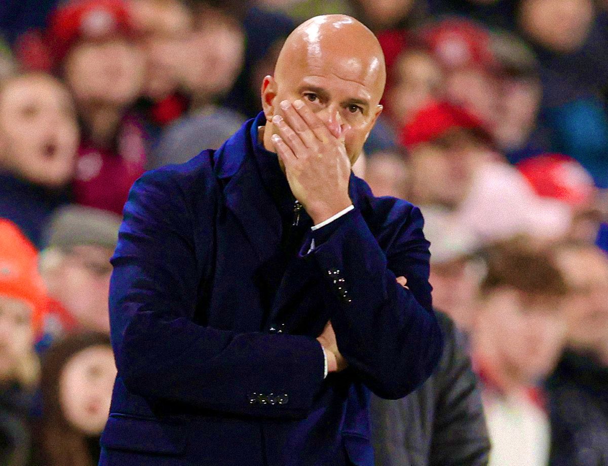 mcfc_lads's tweet photo. 🗣️ Arne Slot after a 3-0 loss and Carabao Cup elimination at home to Crystal Palace:

“I saw Manchester City's starting eleven and they didn't have one starter from the weekend but it felt like their best team.” 🤔 

Liverpool won the league last season and spent £500M in the summer… 😬
