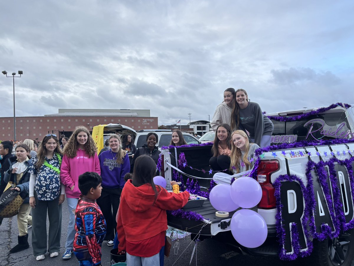 MrsCMacAllaster's tweet photo. Last night we had a fabulous North United Trunk or Treat! Go Raiders! 💜 https://t.co/HXXg8ctb8d