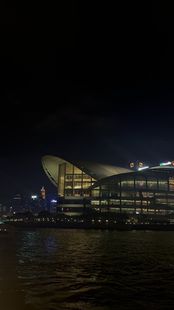 pablogomezponce's tweet photo. Beauty at night https://t.co/OyIQT7PumE