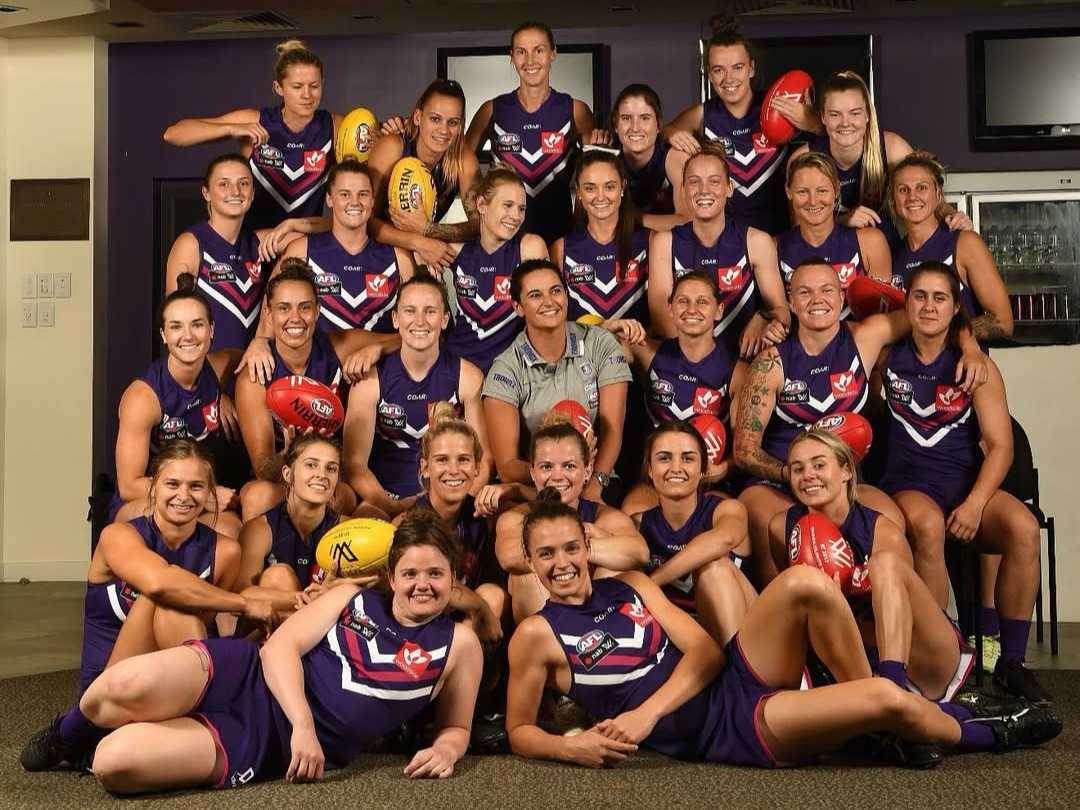 codeaflau's tweet image. Fremantle celebrated 10 years of AFLW on Sunday against Richmond with a past players guard of honour.

From reality television icons to basketball stars and successful coaches, we look at where the inaugural Dockers are now.

WHERE ARE THEY NOW ▶️ bit.ly/3LcgZiZ