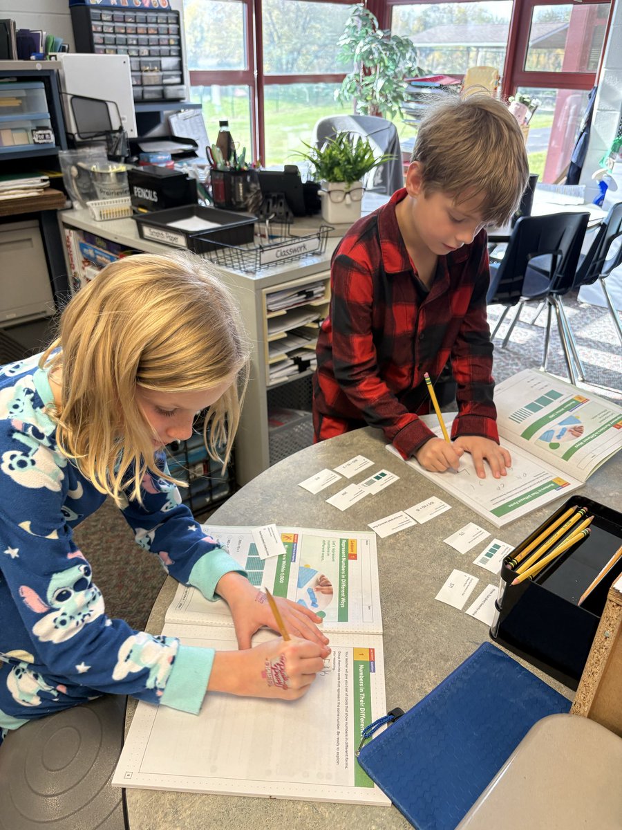 PVWollberg's tweet image. Learning how we can represent numbers in different ways. Our mathematician brains were hard at work today! #pvlearns #mathisfun #partnerwork