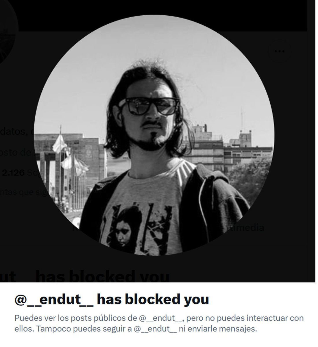 MemoDylan's tweet image. Y el &quot;riquito&quot; con facha de narcomenudista y con pelos de muñeca vieja, &quot;despiadadamente&quot; bloquea a quien le explica aritméticamente cómo baja la inflación.
x.com/MemoDylan/stat…