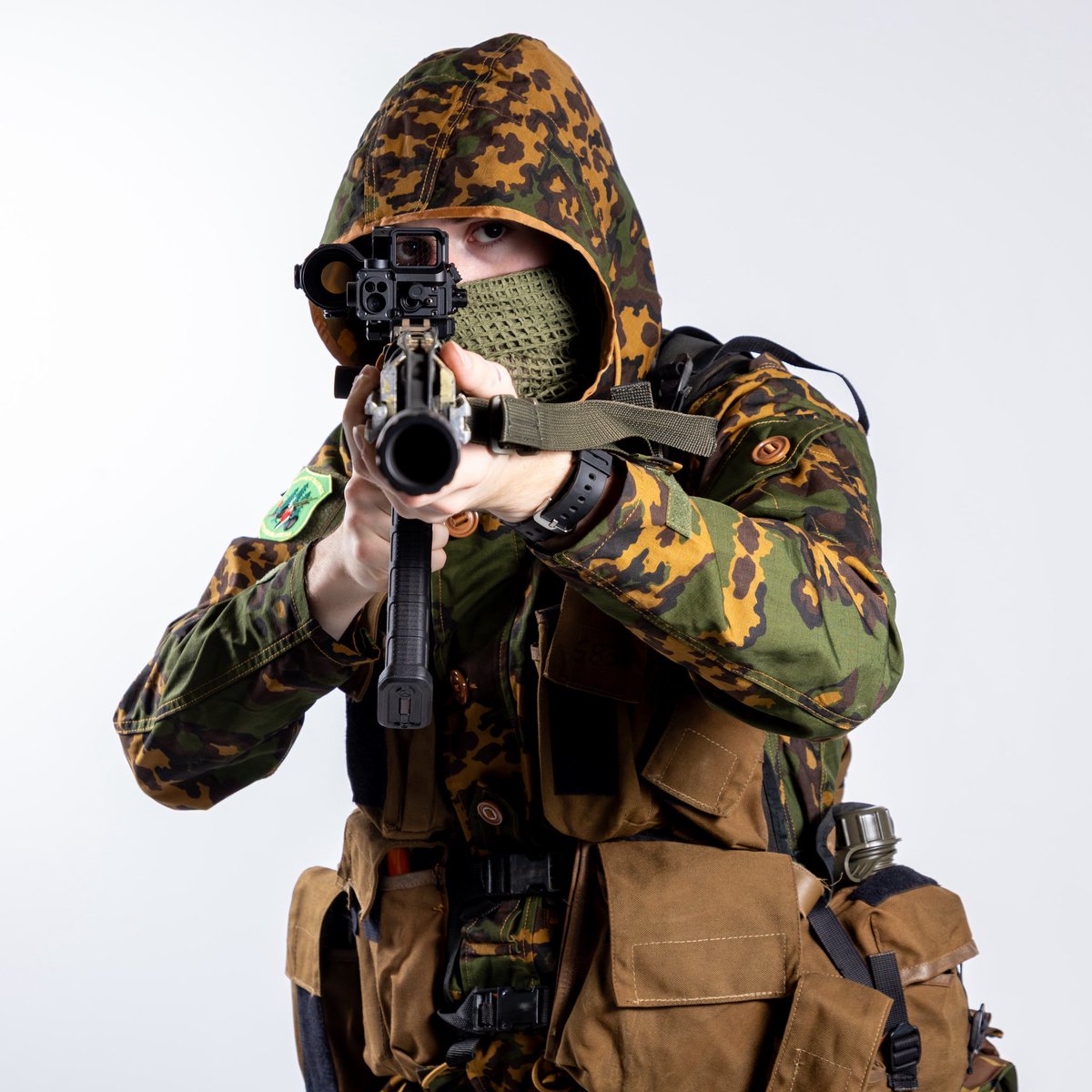 KruschikiSupply's tweet photo. Kruschiki Commando Smocks in SS Leto and White Berezka back on the site, only
a few sizes left in stock https://t.co/bvz6Nd0957