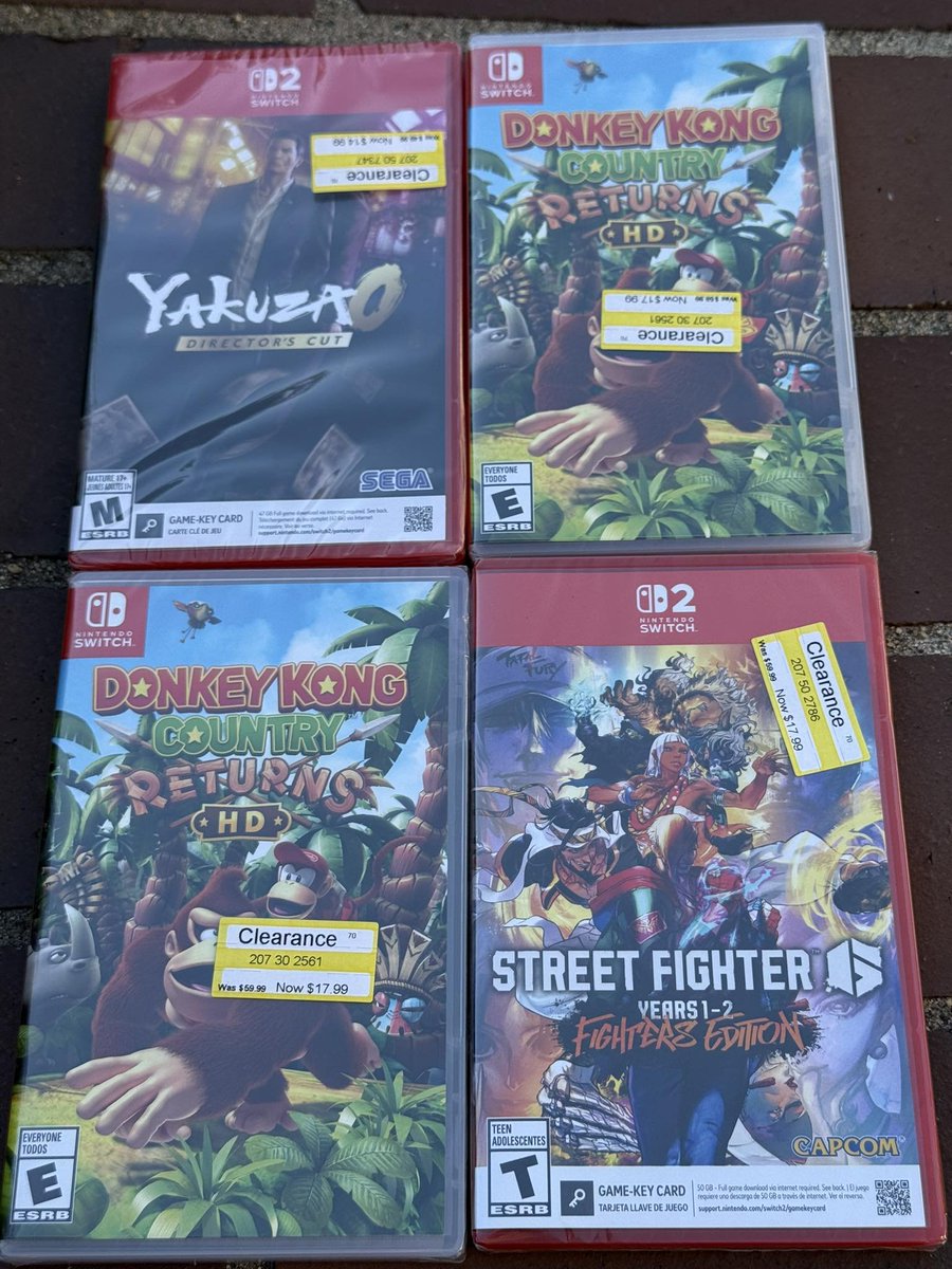 PhysicReleases's tweet photo. Someone on Facebook found this at Target. #NintendSwitch #NintendoSwitch2 https://t.co/7OHJAatABL
