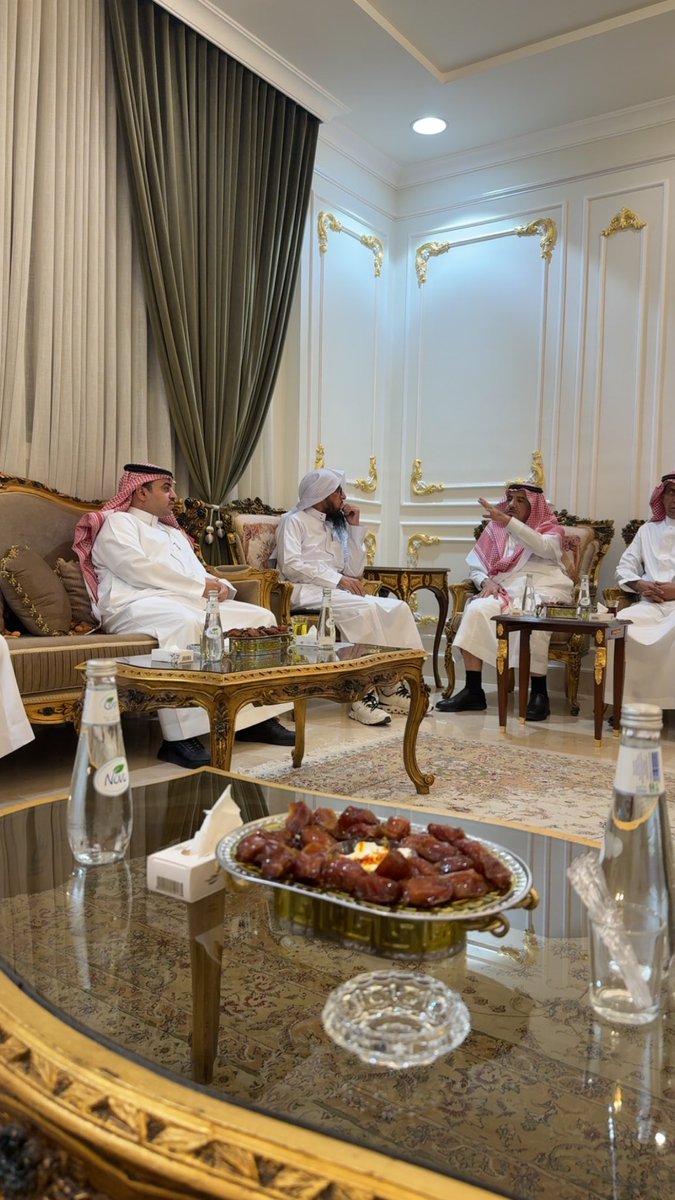 "{وَمِنْ آيَاتِهِ أَنْ خَلَقَ لَكُم مِّنْ أَنفُسِكُمْ أَزْوَاجًا لِّتَسْكُنُوا إِلَيْهَا وَجَعَلَ بَيْنَكُم مَّوَدَّةً وَرَحْمَةً ۚ إِنَّ فِي ذَٰلِكَ لَآيَاتٍ لِّقَوْمٍ يَتَفَكَّرُونَ}".
تم بحمد الله وتوفيقه عقد قران الرفيق الغالي : محمد بن سمار .<a href="/Mohmmed2030m/">محمد بن مسعد بن سمار</a> 
نسأل الله أن يتم