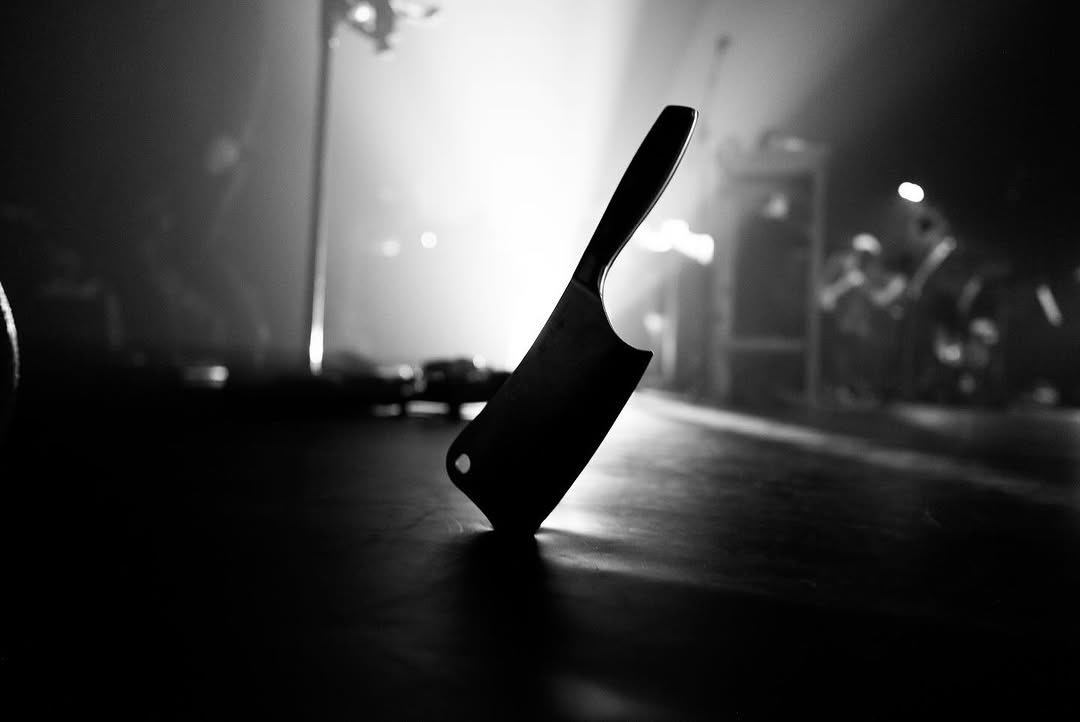 i wonder if it’s josh’s mission to leave a cleaver-mark in the stage of every venue they play on the catacombs tour… 🔪