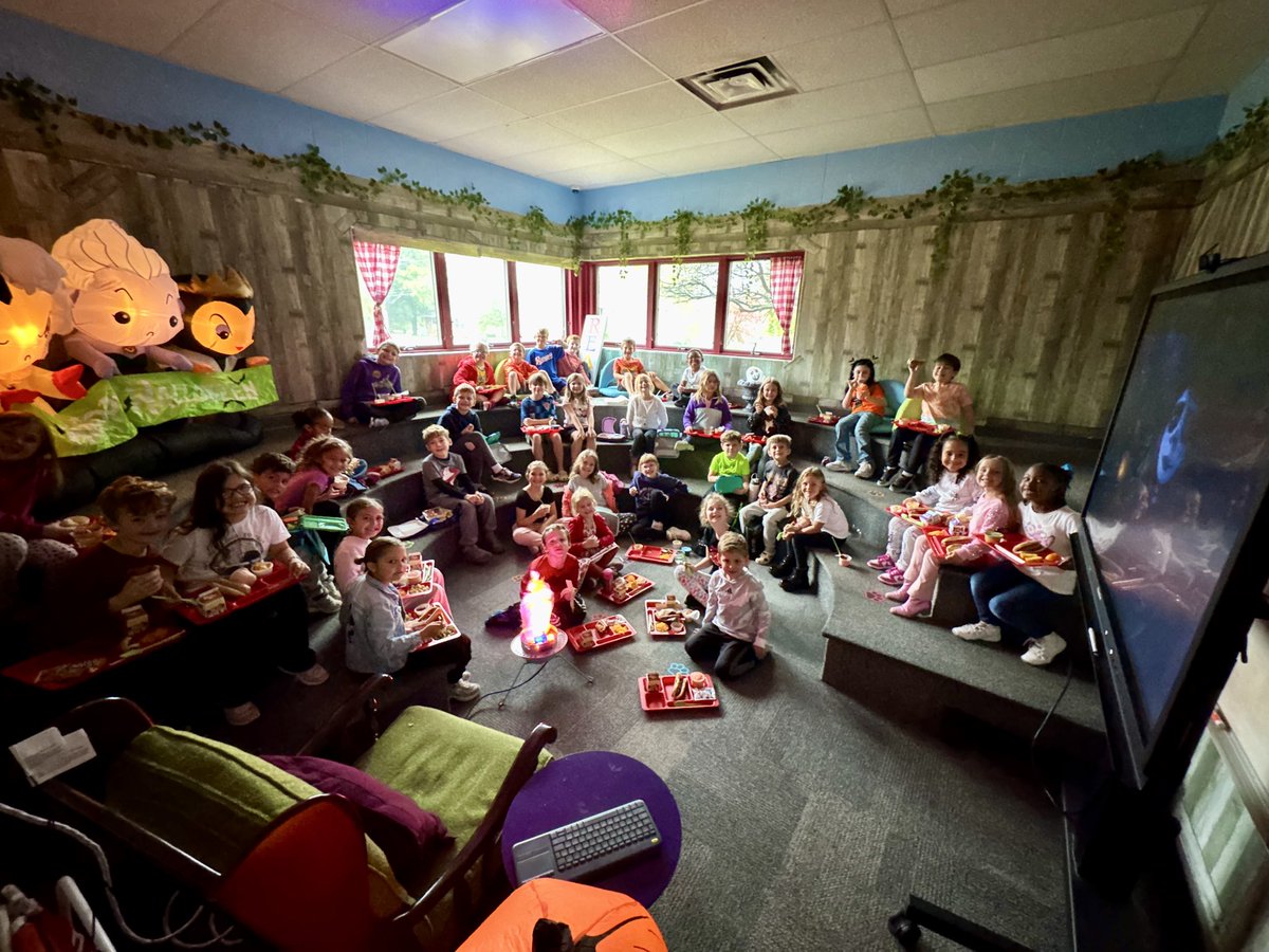 Leslie Ryan Cherry tweet media