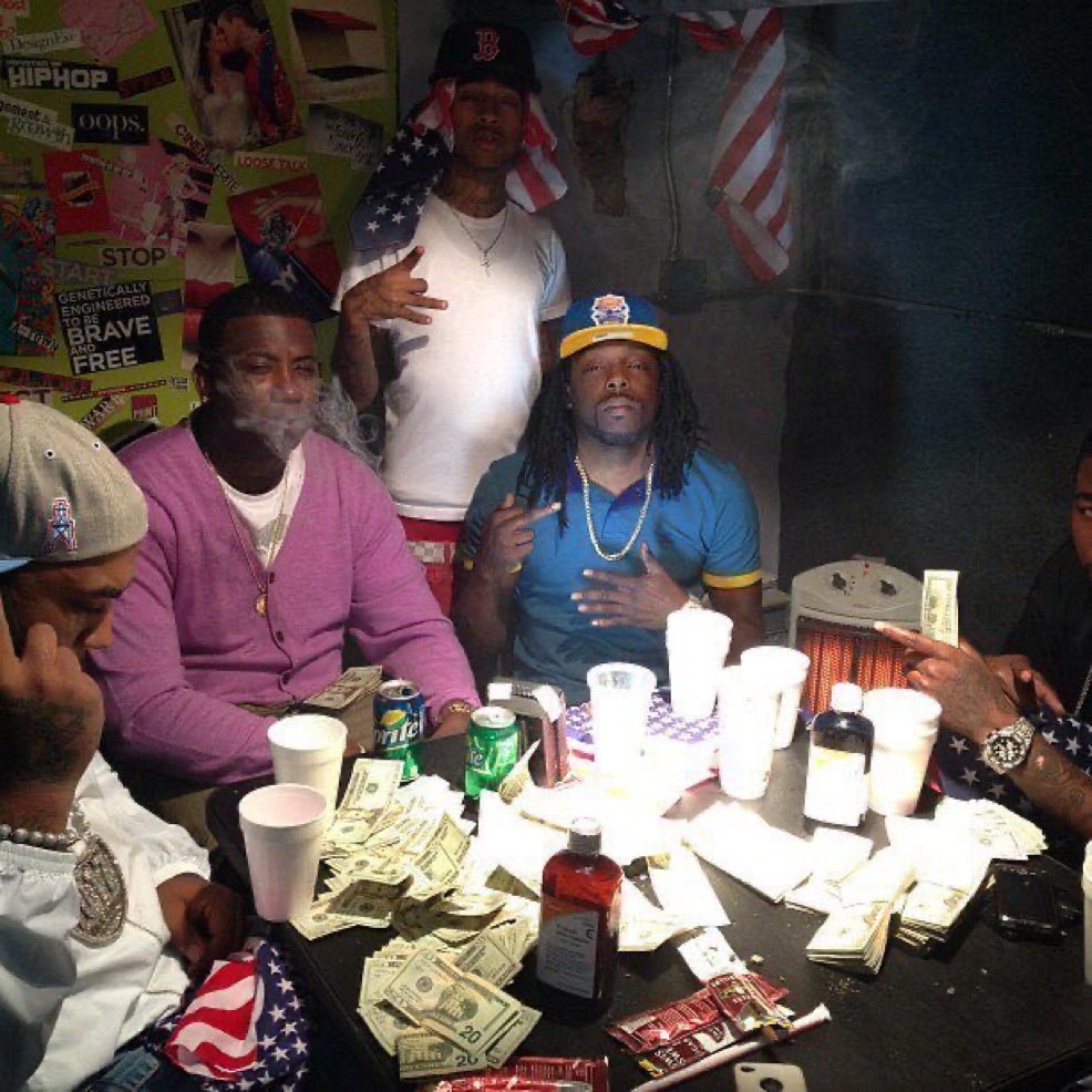 Freemoneyfeen tweet media