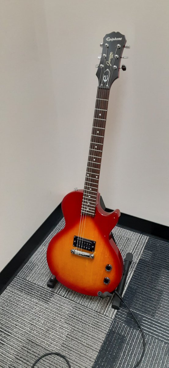 RussmanProduces's tweet photo. The Junior is out for a spin. #guitar https://t.co/Qap3KpLuCf