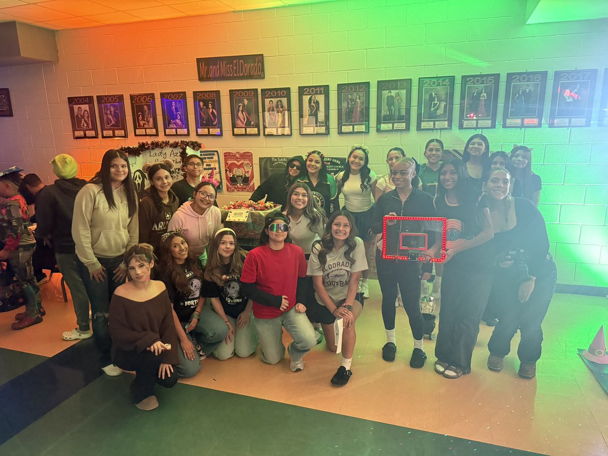 Coach_RHancock's tweet photo. Super proud of our Lady Aztecs for coming together for the Empire SpooktAztec! Tons of laughs and candy as well! #FamilyBusiness @EDAztecs_HS @ELDO_GBBall https://t.co/nnKQeqC7zT