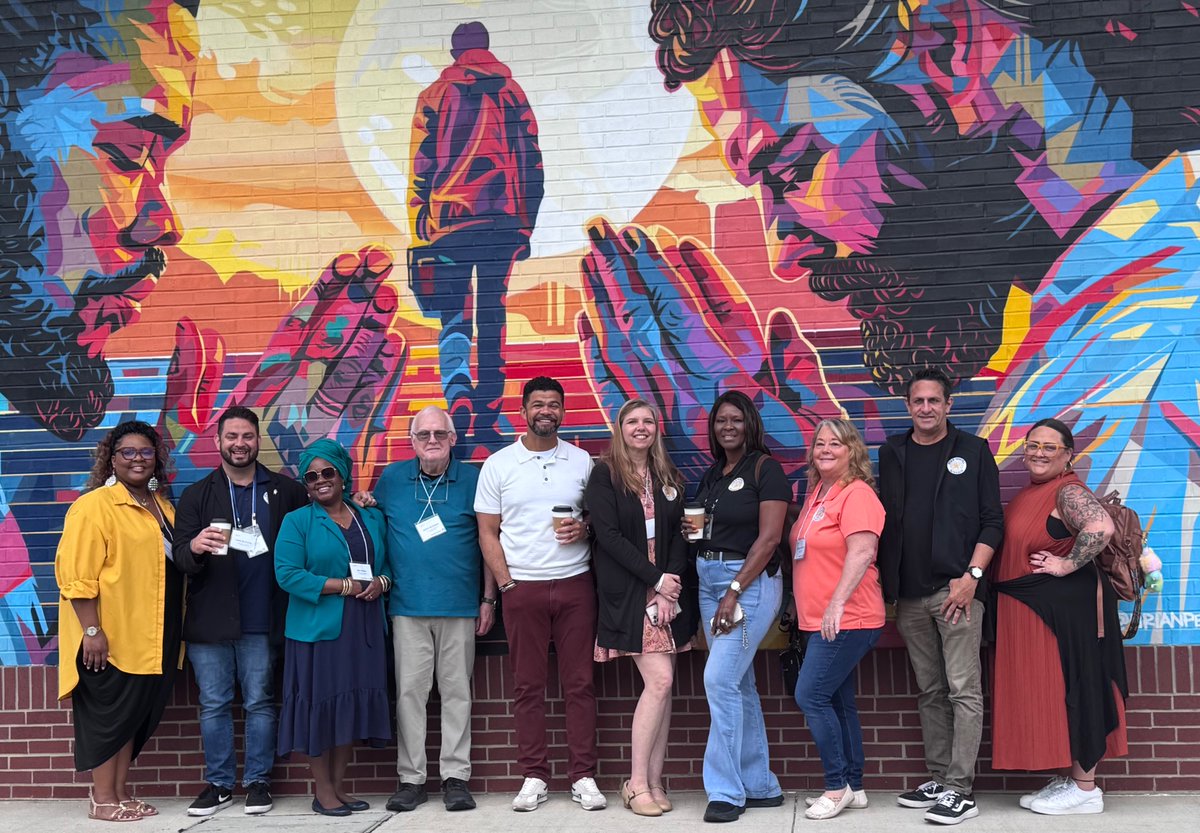 HiChappyChad's tweet photo. Team @stargospelmission @citygatenetwork.official @charlotterescuemission 

🖼️🎨 @brianpetersonart https://t.co/GbxdOaAOlw