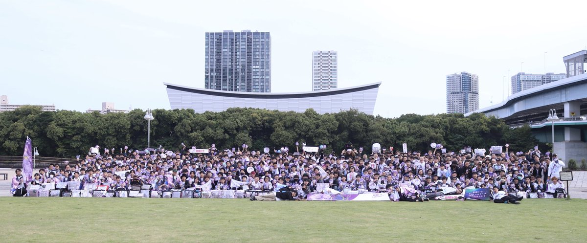 nrf_s150y's tweet image. トワ様2ndソロライブ開催記念
眷属集合写真ありがとうございました‼️
ご参加頂いた皆さんのスムーズな行動によって撮影出来ました！

初めて企画を立ててこんなにたくさん
集まって頂いたのは本当に感謝です😭

💜👾思い出したい未来があるから👾💜

 #常闇トワ2nd
 #常闇眷属