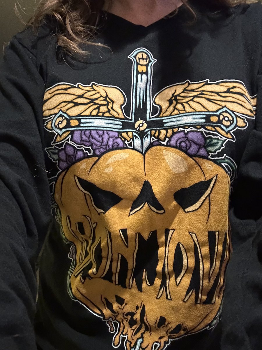 MeredithCambra's tweet photo. @BonJovi I am wearing my Bon Jovi pumpkin, does that count? https://t.co/1uIVg2nJnC
