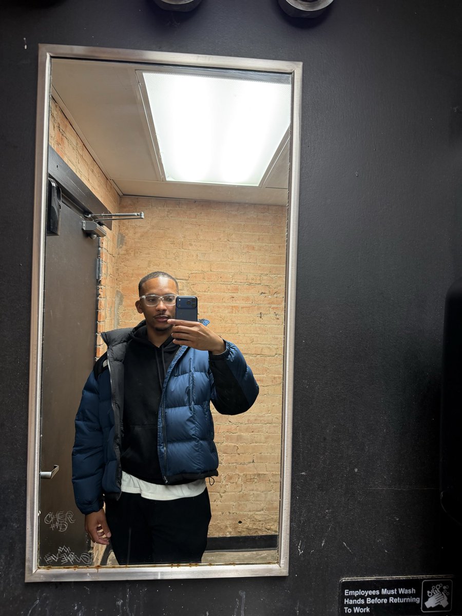 callmesainttho's tweet photo. random mirror pic https://t.co/XjgsouSeeN