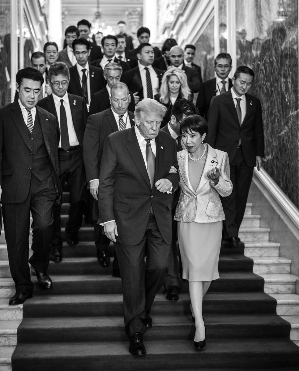 S_Last_Samurai's tweet photo. 文化人放送局の念願、3度目の正直で高市早苗首相が誕生㊗️
トランプ大統領との初会談は大成功、石破前首相の屈辱外交の恥辱を払拭、日本国民の溜飲を下げてくれました⤴️しかし、予想通りのアベガーならぬサナエガーのバッシング、しかも普段は女性の地位向上を叫ぶフェミニスト女子の大バッシング💦いかに普段の主張が大嘘か、分かり易いリアクション、アンチに負けず全力で高市政権を応援しましょう📣