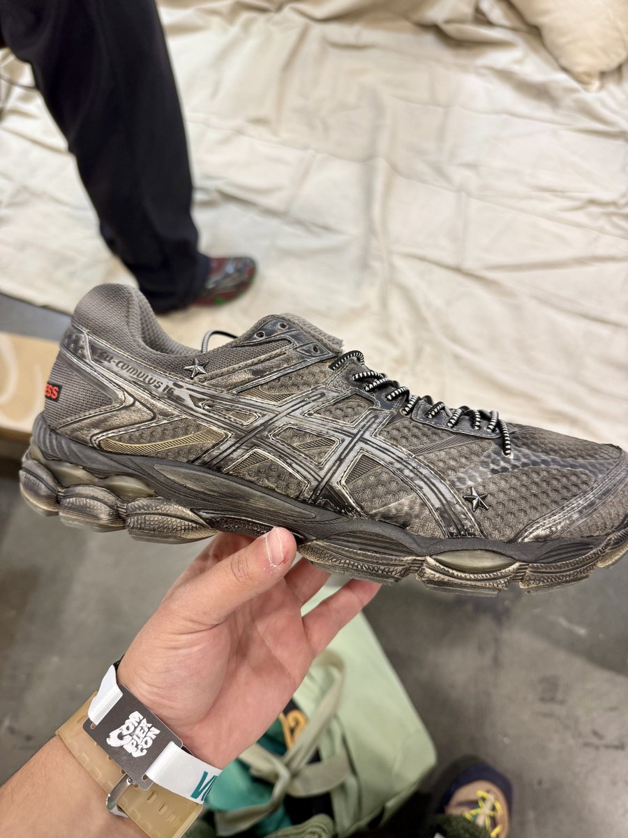 Burbarry_11 tweet media