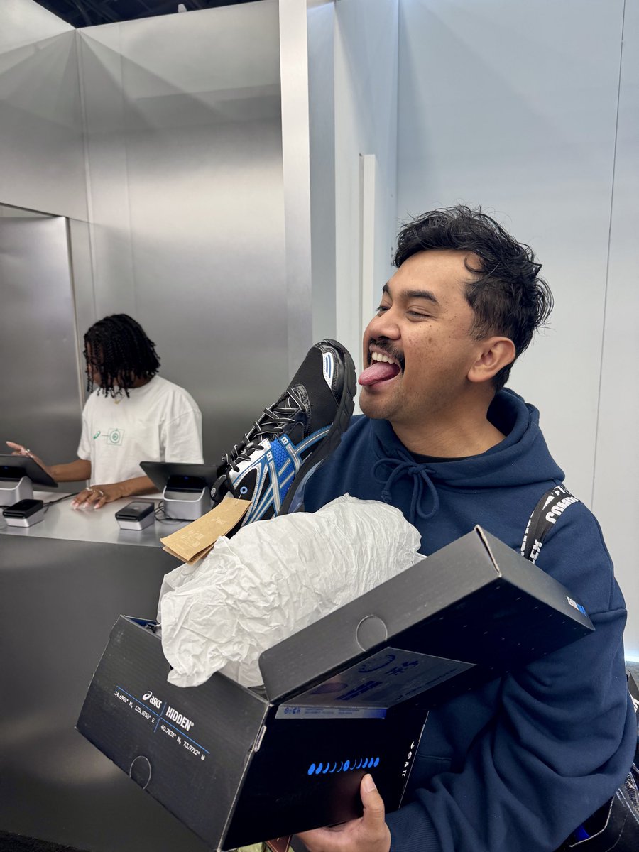 Burbarry_11 tweet media