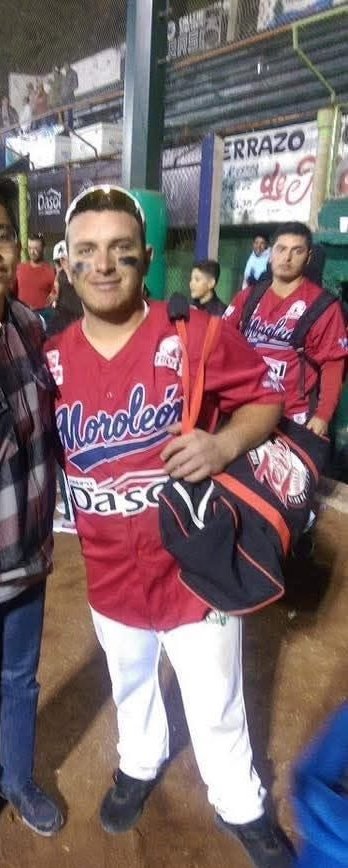 martinguzman81's tweet photo. @LoboMorales_  #LaCasaDelBeisbol @ImagenTVMex  saludos desde Moroleón y queremos ver al Tijuanense CAMPEÓN. https://t.co/2NzsddLft4