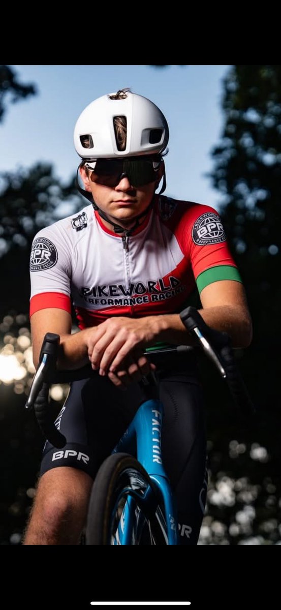 BrooksGoode's tweet image. My firstborn grandson, Brooks.  This is one of his senior pictures and my heart hurts thinking about him leaving for college next year. But I am so thankful for the man he has become. #thankful #UKbound