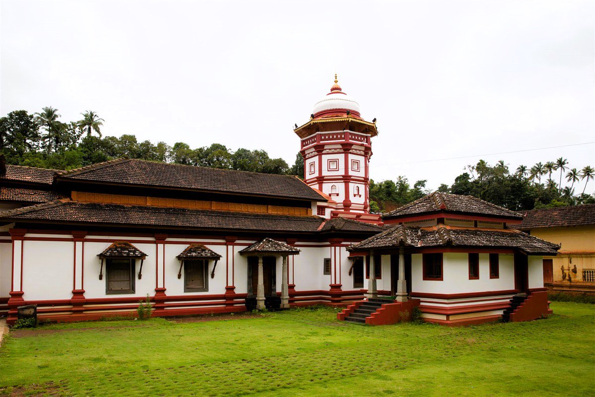 bharatkemandir's tweet photo. One of the Oldest Mandir in Goa, 16th Century Mallikarjuna Temple, Canacona, Goa. 
Temple Pillars have intricate carvings with scenes from the Puranas and Mahabharat.  
It’s worth visiting this mandir while touring Goa. https://t.co/euqBTee7M3