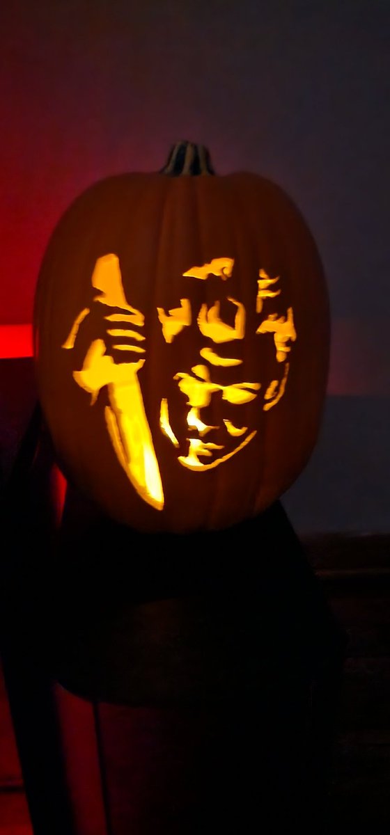 Groves_78's tweet photo. @IllFonic @HalloweenTVG And the other! https://t.co/JxXnvQZ9E4