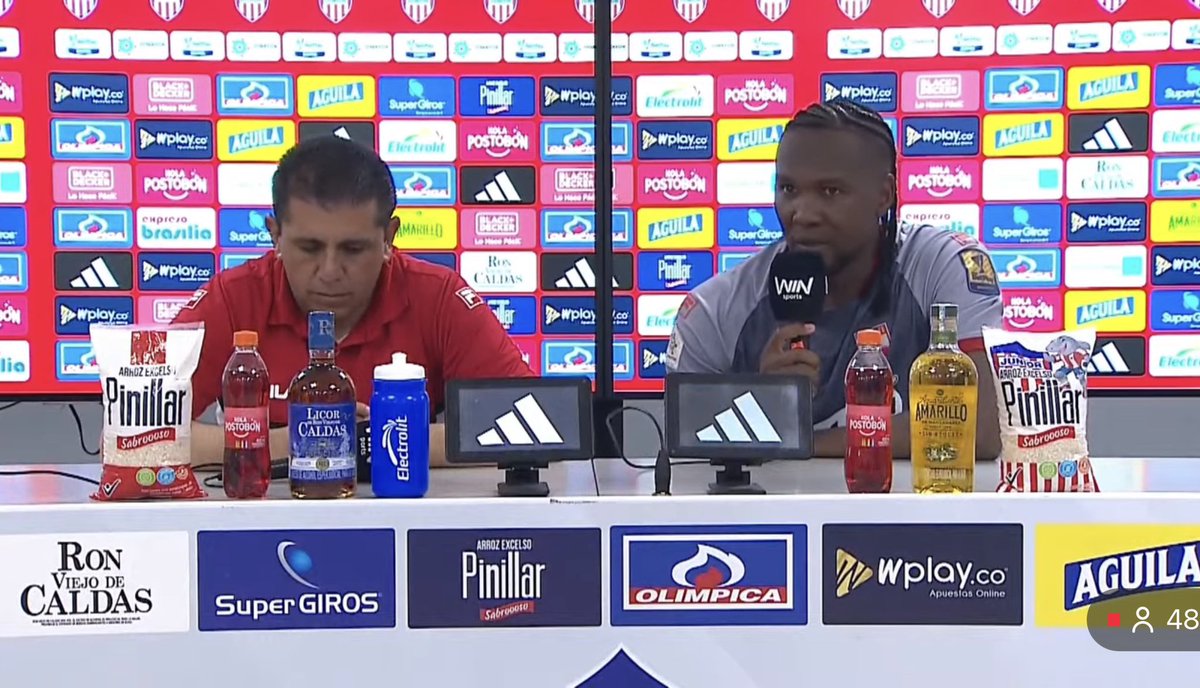"Uno como jugador no pierde nunca esa ilusión, pero la realidad quizá es otra, hace muchos años no visto la camiseta de la selección, aunque eso no ha frenado mi carrera. Yo en todos los equipos en los que he estado me he destacado, lucho la tabla de goleadores" - Hugo Rodallega