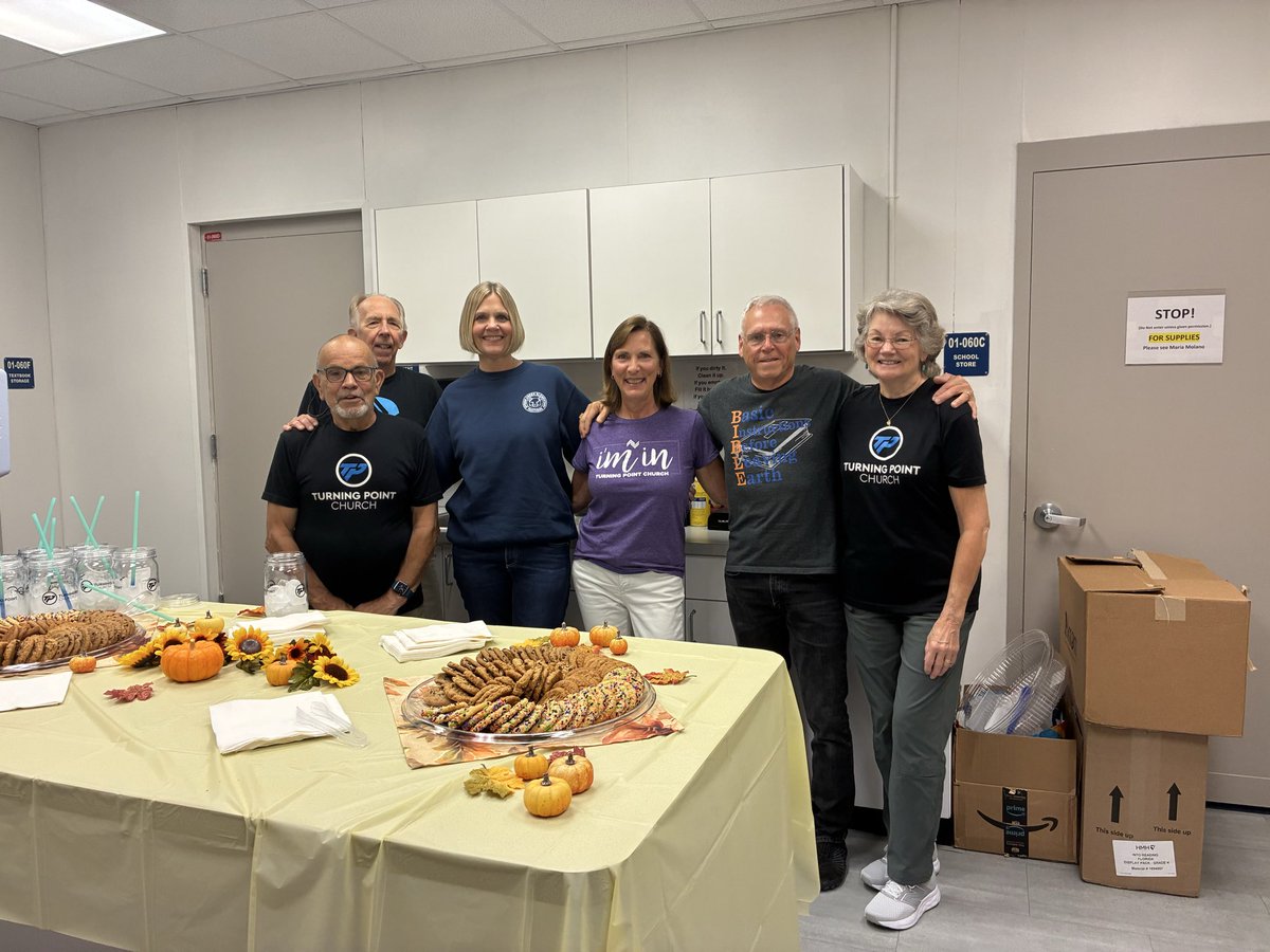 SpringCreekES's tweet image. A teacher pick me up on this wonderful Wednesday! 
Shoutout to Turning Point Church for providing coffee and cookies to the SCE staff today! We appreciate you all! ☕️🍪