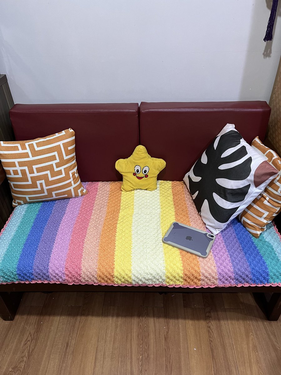 JollyPrincess's tweet photo. Finally, I’m done with my crochet sofa cover. Yarn courtesy of my youngest niece. ❤️ #cornertocornercrochet https://t.co/x4NuvCNX2j