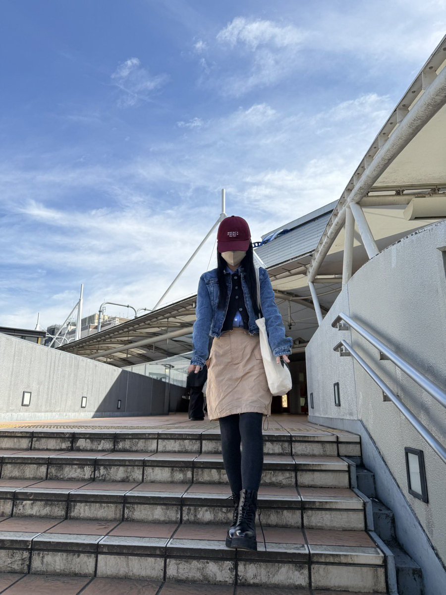 m_u_n_i__n's tweet image. ほんのり荷物多い時に丁度いいバッグこれしかなくて...強い心さえあればべべべ別に恥ずかしくない！自由な妖精だから！