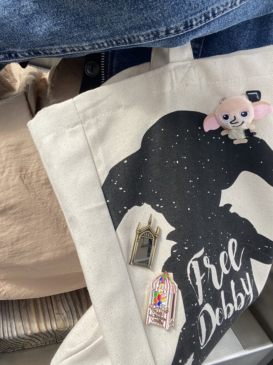 m_u_n_i__n's tweet image. ほんのり荷物多い時に丁度いいバッグこれしかなくて...強い心さえあればべべべ別に恥ずかしくない！自由な妖精だから！