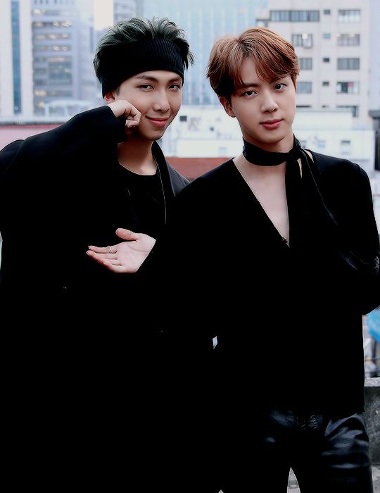 sanitizedworld's tweet photo. Always Watching — a Namjin AU

When his younger brother Taehyung disappears, leaving behind a trashed house and a stack of strange drawings, Seokjin will do ANYTHING to bring him home safe.

Even if that means reaching out to his ex-boyfriend, supernatural expert Namjoon Kim. https://t.co/SEoMRIFQyF
