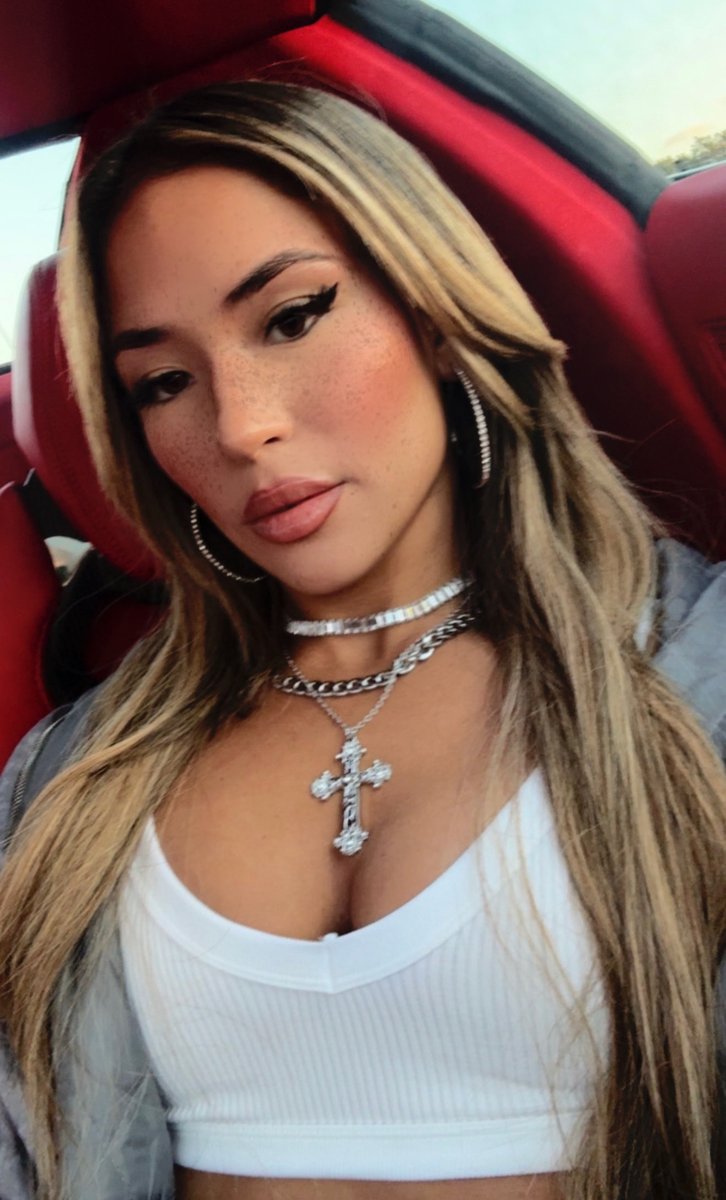 SharpCurvesKill's tweet photo. Mamacitas foreva, me quedo con mis nenas. 😙 https://t.co/NGe7jKthTE
